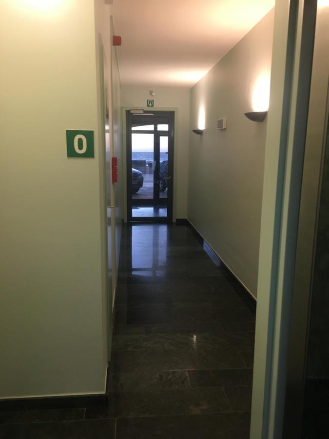 Studio 4 Pers Met Frontaal Zeezicht & Prive Zwembad Oostende Exteriér fotografie
